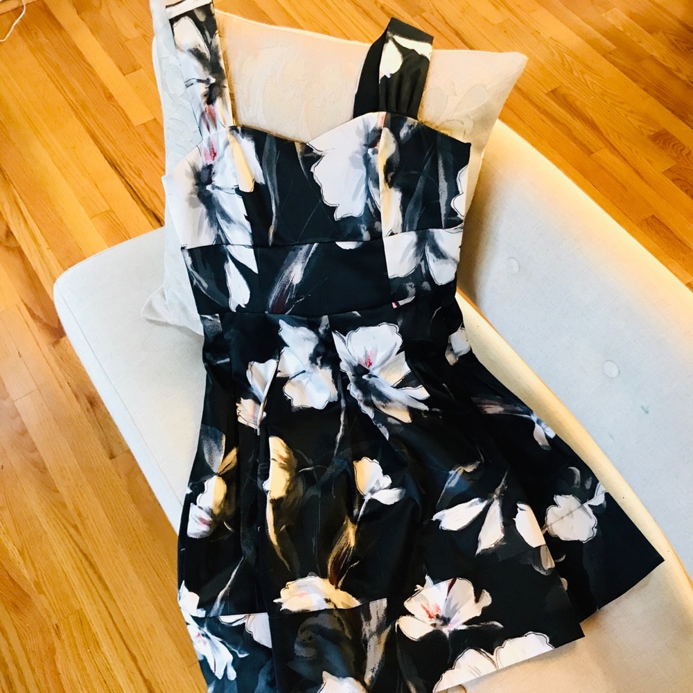 WHBM floral dress, Sz 6